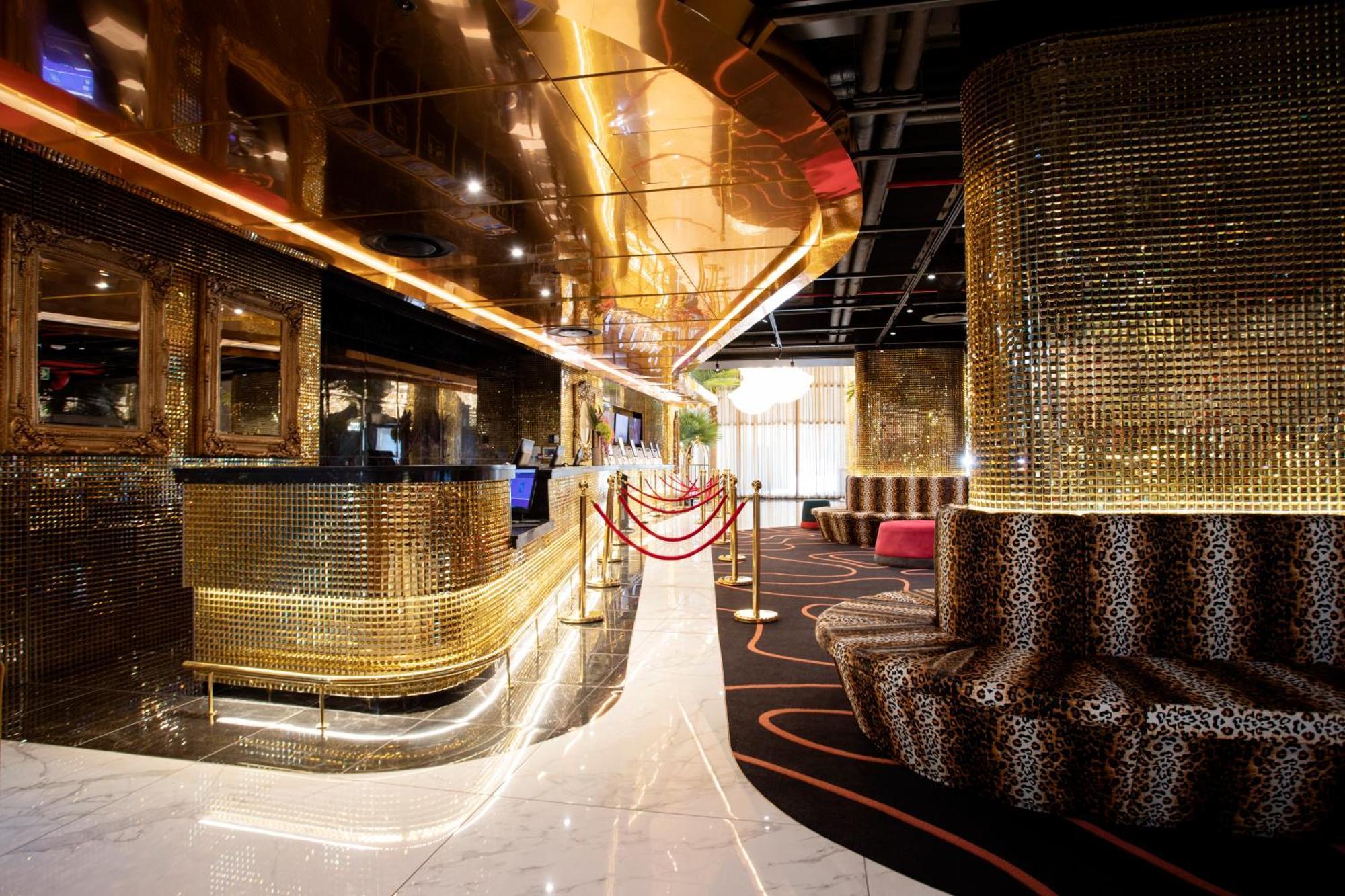 Sky Hotel 4*