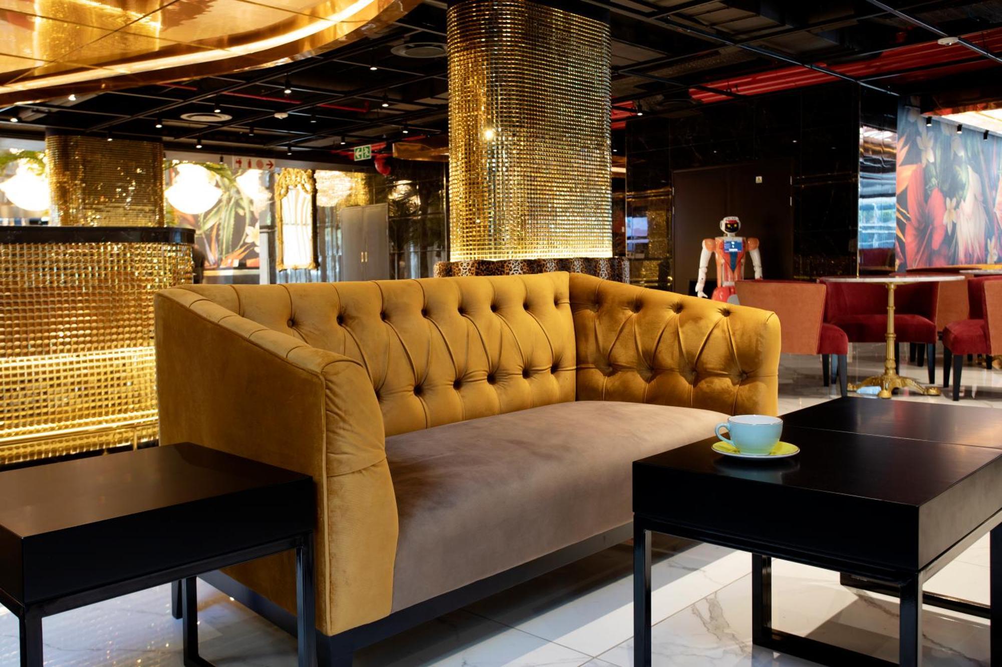 Sky Hotel 4*